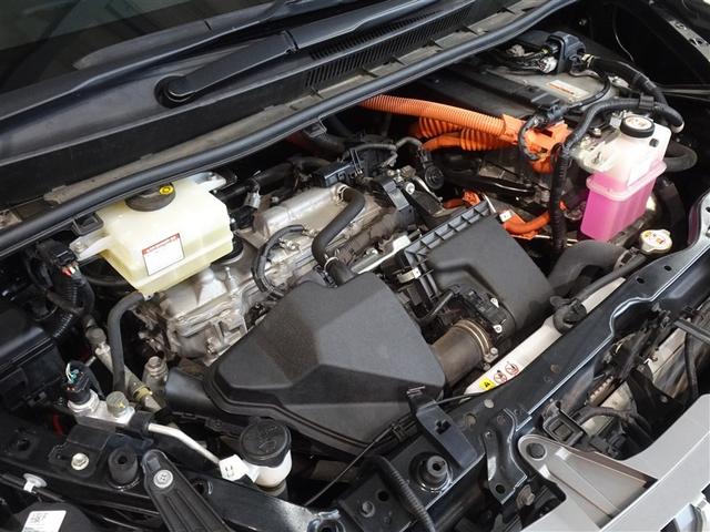 エスクァイア ハイブリッドＧｉ　プレミアムパッケージ　衝突被害軽減システム　メモリーナビ　フルセグ　バックカメラ　ＥＴＣ　両側電動スライド　３列シート　ＬＥＤヘッドランプ　スマートキー　乗車定員７人（24枚目）