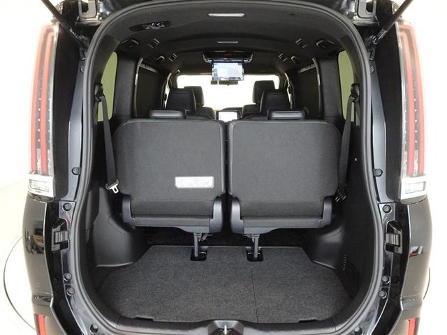 エスクァイア ハイブリッドＧｉ　衝突被害軽減システム　メモリーナビ　フルセグ　バックカメラ　ＥＴＣ　ドラレコ　両側電動スライド　３列シート　ＬＥＤヘッドランプ　スマートキー　乗車定員７人（20枚目）