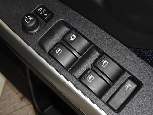 �d���i�[���h�A�~���[�E�p���[�E�C���h�E�𑕔����Ă��܂��B