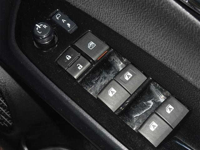 プリウス Ｓツーリングセレクション　メモリーナビ　フルセグ　バックカメラ　ＥＴＣ　ＬＥＤヘッドランプ　スマートキー（16枚目）