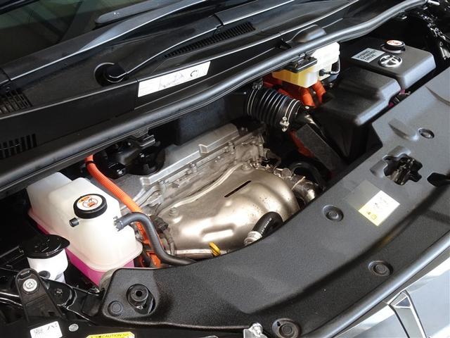 アルファードハイブリッド ＳＲ　Ｃパッケージ　衝突被害軽減システム　メモリーナビ　フルセグ　後席モニター　バックカメラ　ＥＴＣ　サンルーフ　両側電動スライド　３列シート　ＬＥＤヘッドランプ　４ＷＤ　スマートキー　乗車定員７人（28枚目）