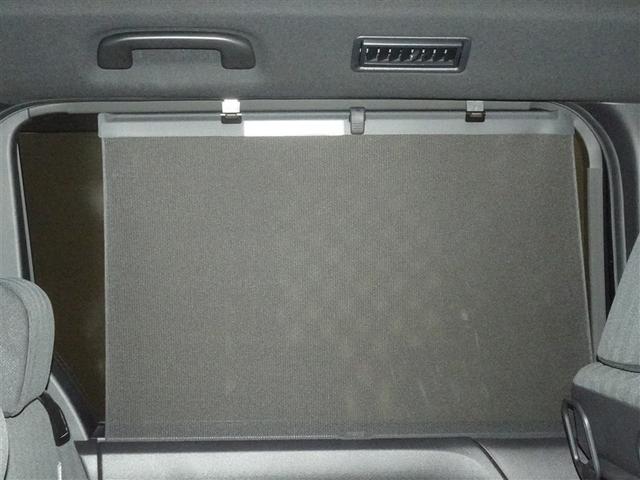 �Z�J���h�V�[�g�̑��K���X�ɂ͓��悯�̃V�F�[�h�𑕔����Ă��܂��B�����������̃J�b�g�ɁA�v���C�o�V�[�΍�Ƃ��Ă��d�󂵂܂��B