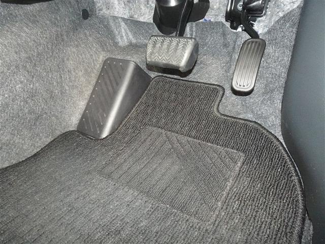 ヤリス Ｚ　衝突被害軽減システム　メモリーナビ　フルセグ　バックカメラ　ＥＴＣ　ＬＥＤヘッドランプ　スマートキー（11枚目）