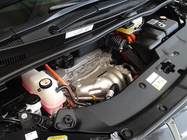 アルファードハイブリッド Ｓ　衝突被害軽減システム　メモリーナビ　フルセグ　バックカメラ　ＥＴＣ　両側電動スライド　３列シート　ＬＥＤヘッドランプ　４ＷＤ　スマートキー　乗車定員７人（23枚目）