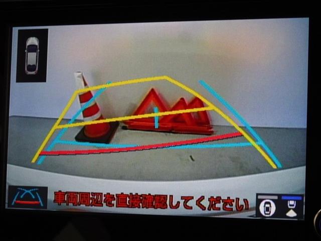 プリウス ＳセーフティプラスＩＩ　衝突被害軽減システム　メモリーナビ　バックカメラ　ＥＴＣ　ＬＥＤヘッドランプ　スマートキー（8枚目）