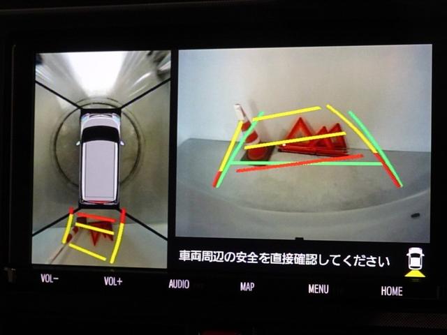 �o�b�N�K�C�h���j�^�[�𑕔����Ă��܂��A�Ԍɓ�������N���N�ł��B�p�m���~�b�N�r���[���j�^�[�𓋍ڂ��Ă��܂��A�ォ��̉摜���\������܂��B