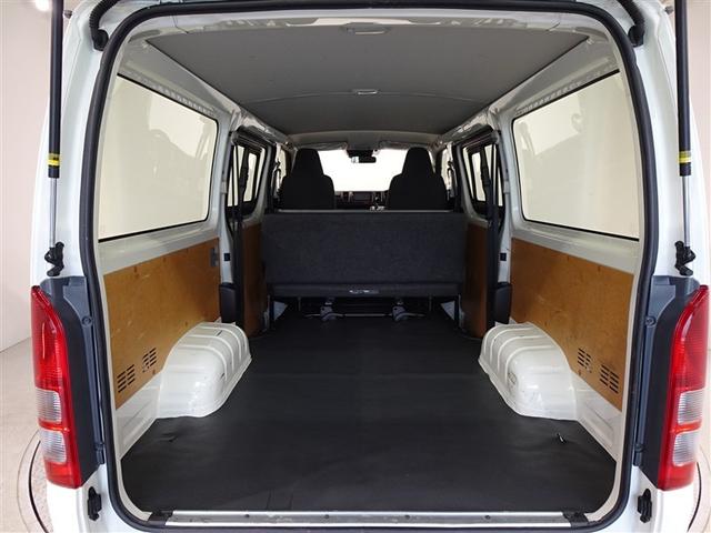 �L�X�Ƃ������Q�[�W�X�y�[�X������Ă��܂��B�傫�Ȃ��̂Ⓑ���̂���ו�����������Ɛςݍ��߂܂��B