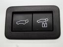 パワーバックドアを装備しています。バックドアを運転席からも開閉できます、便利ですよ。