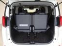 ７人乗車時でも十分なスペースのトランクルームです。