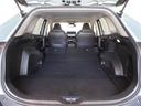 セカンドシートを倒した状態です。セカンドシートは独立可倒、荷物に合わせてラゲッジスペースをアレンジできます。