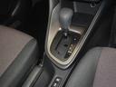 操作が楽なフロアシフトです、レバー式パーキングブレーキで足元インパネ周りもすっきりしています。