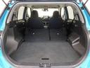 セカンドシートを倒した状態です。セカンドシートは独立可倒、荷物に合わせてラゲッジスペースをアレンジできます。