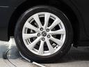 高級感と走りを引き立たせる、純正アルミを装備しています。