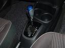 操作が楽なフロアシフトです、レバー式パーキングブレーキで足元インパネ周りもすっきりしています。