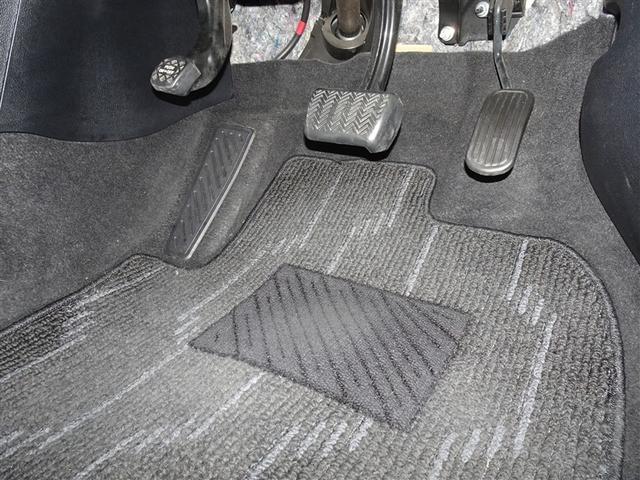 プリウス Sセーフティプラス 衝突被害軽減システム メモリーナビ フルセグ バックカメラ ETC LEDヘッドランプ スマートキー(11枚目)