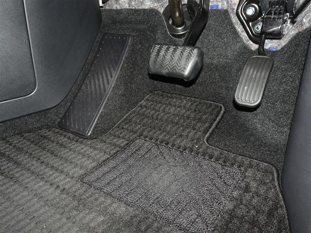 ノア Ｓ－Ｚ　衝突被害軽減システム　メモリーナビ　フルセグ　バックカメラ　ＥＴＣ　両側電動スライド　３列シート　ＬＥＤヘッドランプ　スマートキー　乗車定員７人（11枚目）