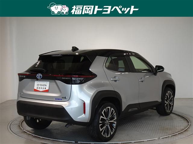 ヤリスクロス ハイブリッドＺ　衝突被害軽減システム　メモリーナビ　フルセグ　バックカメラ　ＥＴＣ　ＬＥＤヘッドランプ　スマートキー（3枚目）