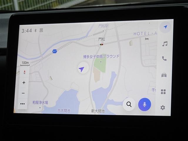 ノア ハイブリッドＺ　衝突被害軽減システム　メモリーナビ　フルセグ　後席モニター　バックカメラ　ＥＴＣ　両側電動スライド　３列シート　ＬＥＤヘッドランプ　スマートキー　乗車定員７人（6枚目）