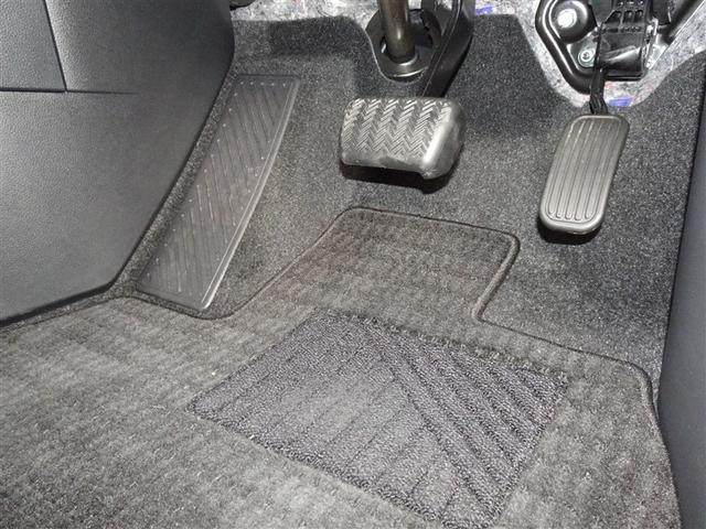 ノア ハイブリッドＺ　衝突被害軽減システム　メモリーナビ　フルセグ　後席モニター　バックカメラ　ＥＴＣ　両側電動スライド　３列シート　ＬＥＤヘッドランプ　スマートキー　乗車定員７人（11枚目）