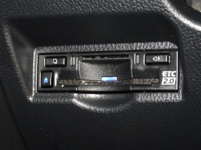 ノア ハイブリッドＺ　衝突被害軽減システム　メモリーナビ　フルセグ　後席モニター　バックカメラ　ＥＴＣ　両側電動スライド　３列シート　ＬＥＤヘッドランプ　スマートキー　乗車定員７人（17枚目）