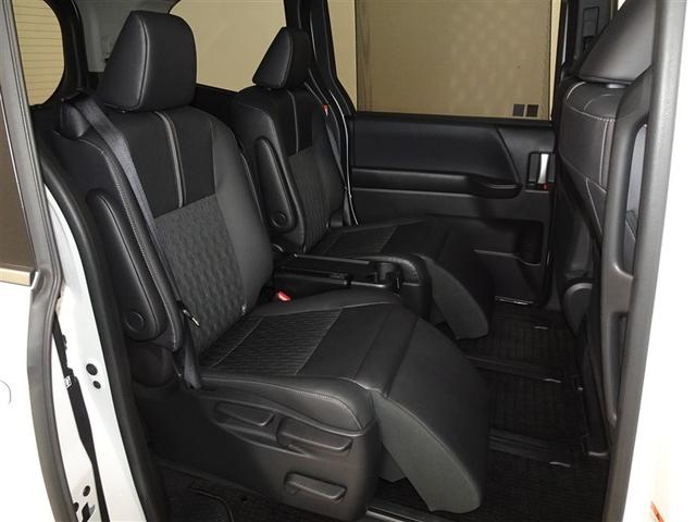 ノア ハイブリッドＺ　衝突被害軽減システム　メモリーナビ　フルセグ　後席モニター　バックカメラ　ＥＴＣ　両側電動スライド　３列シート　ＬＥＤヘッドランプ　スマートキー　乗車定員７人（19枚目）