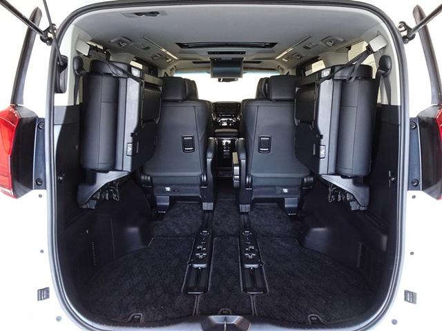 アルファード ２．５Ｓ　Ｃパッケージ　衝突被害軽減システム　メモリーナビ　フルセグ　後席モニター　バックカメラ　ＥＴＣ　サンルーフ　両側電動スライド　３列シート　ＬＥＤヘッドランプ　スマートキー　乗車定員７人（25枚目）