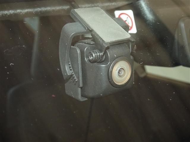 ドライブレコーダーを装備しています。もしもの時の状況証拠に、楽しい旅行の記録としても重宝します。