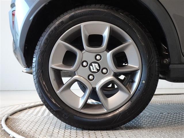 高級感と走りを引き立たせる、純正アルミを装備しています。