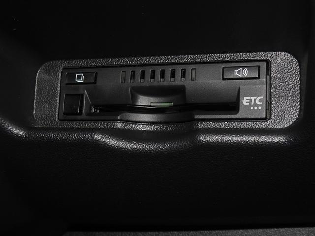 ハイエースワゴン ＧＬ　衝突被害軽減システム　メモリーナビ　フルセグ　後席モニター　バックカメラ　ＥＴＣ　３列シート　ＬＥＤヘッドランプ　スマートキー　乗車定員１０人（19枚目）