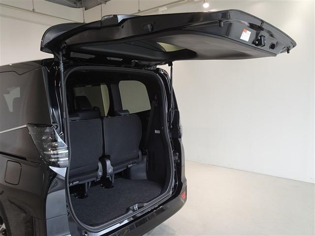 ヴォクシー Ｓ－Ｚ　衝突被害軽減システム　メモリーナビ　フルセグ　バックカメラ　ＥＴＣ　両側電動スライド　３列シート　ＬＥＤヘッドランプ　スマートキー　乗車定員７人（24枚目）