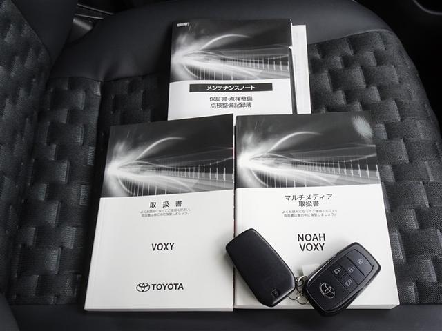 ヴォクシー Ｓ－Ｚ　衝突被害軽減システム　メモリーナビ　フルセグ　バックカメラ　ＥＴＣ　両側電動スライド　３列シート　ＬＥＤヘッドランプ　スマートキー　乗車定員７人（28枚目）