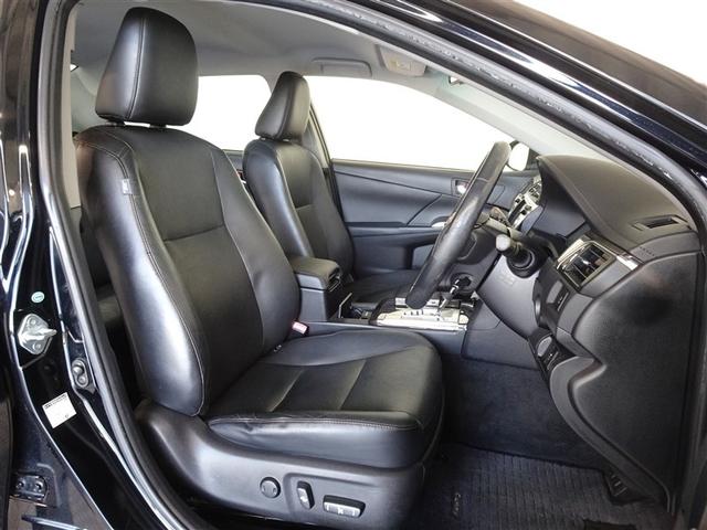 本革（一部）仕様のシートです。室内空間がぐっと優雅になります。