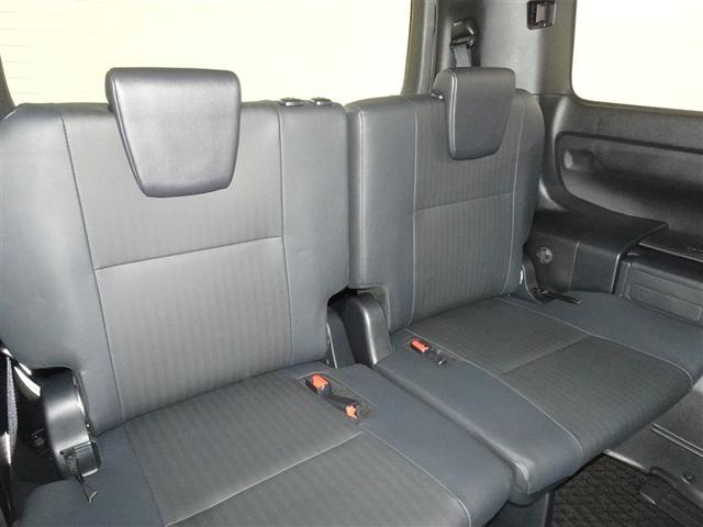 エスクァイア Ｇｉ　ブラックテーラード　衝突被害軽減システム　メモリーナビ　フルセグ　バックカメラ　ＥＴＣ　両側電動スライド　３列シート　ＬＥＤヘッドランプ　スマートキー　乗車定員７人（17枚目）