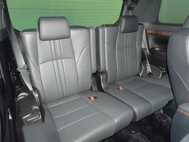 �R��ڃV�[�g���Ђ�т�Ƃ����X�y�[�X���m�ۂ��Ă��܂��B��l���ł̂��o�������΂�����ł��I