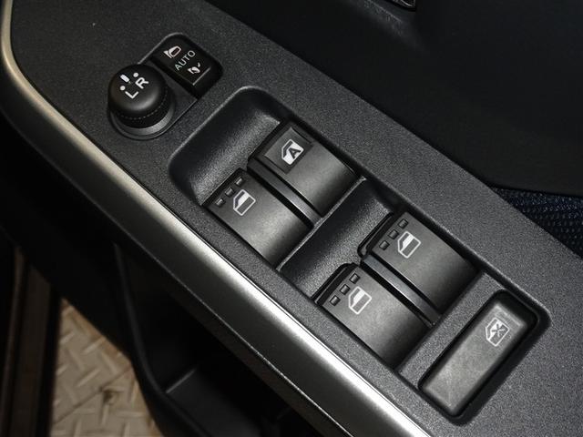 ルーミー カスタムＧ　衝突被害軽減システム　フルセグ　バックカメラ　ＥＴＣ　両側電動スライド　ＬＥＤヘッドランプ　スマートキー（17枚目）