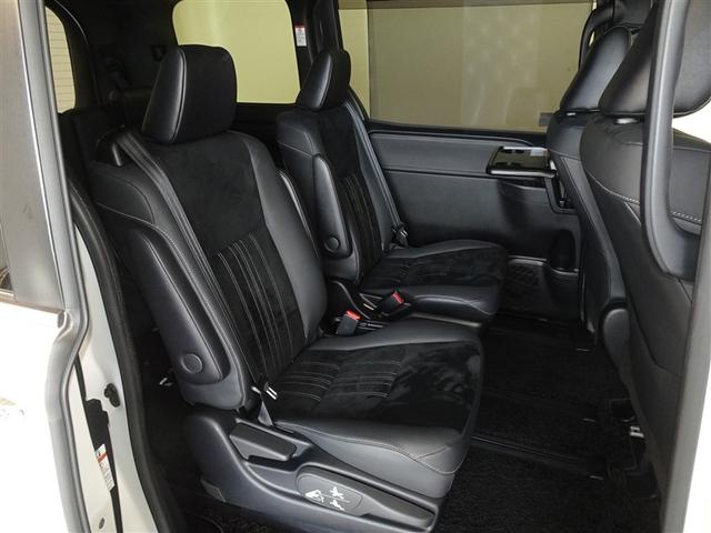 �\�t�@�[�̂悤�ȃZ�J���h�V�[�g�A�v���C�x�[�g���[���ɂ���悤�ł��B