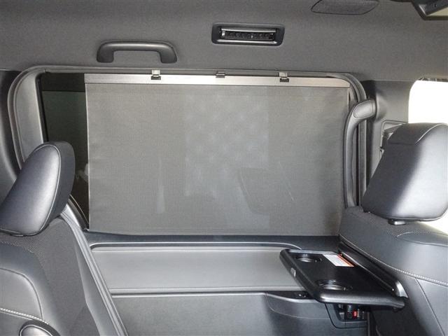 �Z�J���h�V�[�g�̑��K���X�ɂ͓��悯�̃V�F�[�h�𑕔����Ă��܂��B�����������̃J�b�g�ɁA�v���C�o�V�[�΍�Ƃ��Ă��d�󂵂܂��B