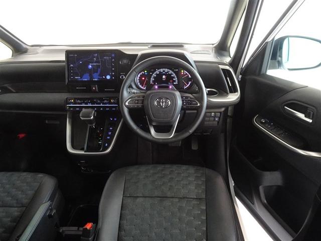 ヴォクシー Ｓ－Ｚ　衝突被害軽減システム　メモリーナビ　フルセグ　バックカメラ　ＥＴＣ　両側電動スライド　３列シート　ＬＥＤヘッドランプ　スマートキー　乗車定員７人（5枚目）