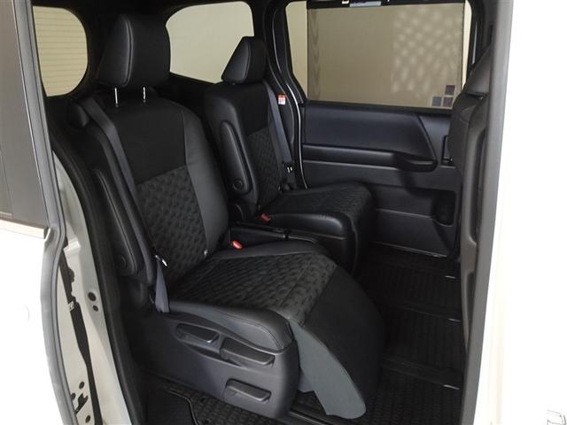 ヴォクシー Ｓ－Ｚ　衝突被害軽減システム　メモリーナビ　フルセグ　バックカメラ　ＥＴＣ　両側電動スライド　３列シート　ＬＥＤヘッドランプ　スマートキー　乗車定員７人（19枚目）