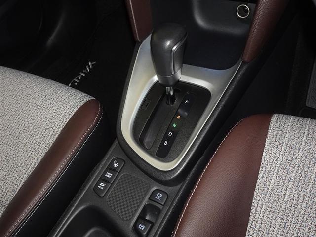 ヤリスクロス ハイブリッドＺ　衝突被害軽減システム　メモリーナビ　バックカメラ　ＥＴＣ　ＬＥＤヘッドランプ　スマートキー（13枚目）