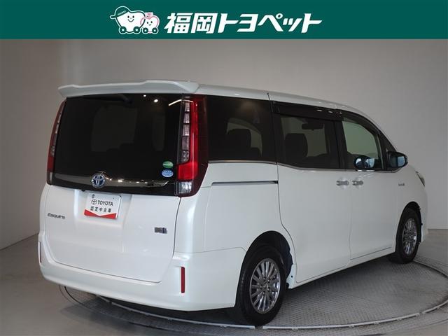 エスクァイア ハイブリッドＧｉ　ブラックテーラード　衝突被害軽減システム　メモリーナビ　フルセグ　後席モニター　バックカメラ　ＥＴＣ　両側電動スライド　３列シート　ＬＥＤヘッドランプ　スマートキー　乗車定員７人（3枚目）