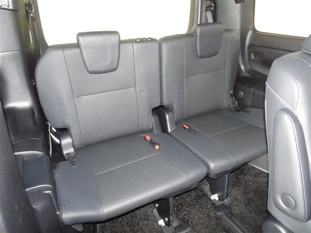 エスクァイア ハイブリッドＧｉ　ブラックテーラード　衝突被害軽減システム　メモリーナビ　フルセグ　後席モニター　バックカメラ　ＥＴＣ　両側電動スライド　３列シート　ＬＥＤヘッドランプ　スマートキー　乗車定員７人（17枚目）