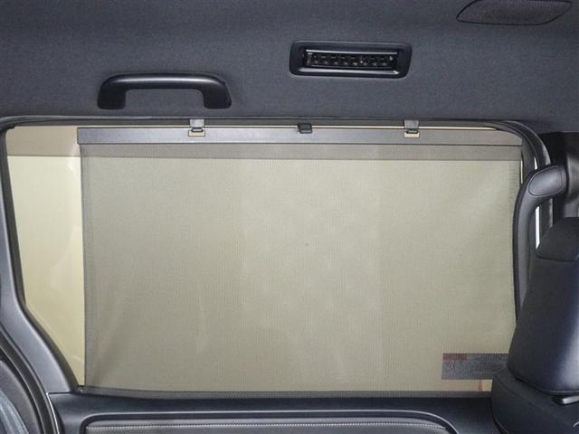 エスクァイア ハイブリッドＧｉ　ブラックテーラード　衝突被害軽減システム　メモリーナビ　フルセグ　後席モニター　バックカメラ　ＥＴＣ　両側電動スライド　３列シート　ＬＥＤヘッドランプ　スマートキー　乗車定員７人（19枚目）