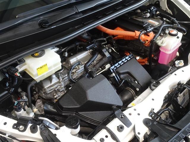 エスクァイア ハイブリッドＧｉ　ブラックテーラード　衝突被害軽減システム　メモリーナビ　フルセグ　後席モニター　バックカメラ　ＥＴＣ　両側電動スライド　３列シート　ＬＥＤヘッドランプ　スマートキー　乗車定員７人（24枚目）