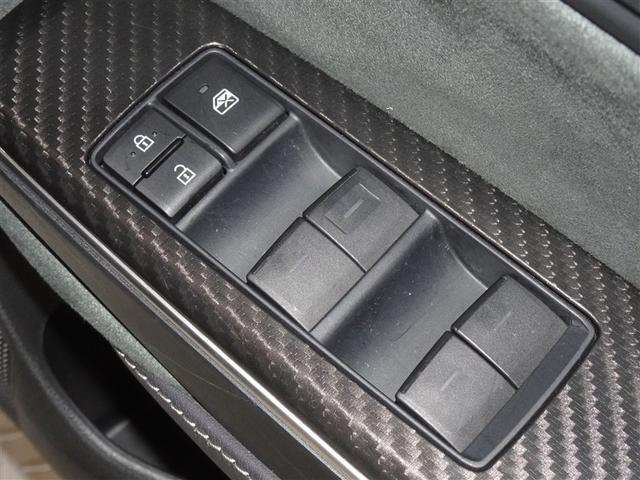 �d���i�[���h�A�~���[�E�p���[�E�C���h�E�𑕔����Ă��܂��B