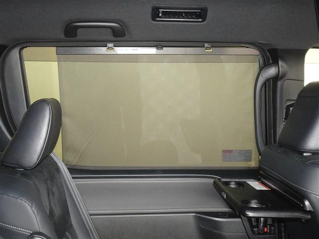 �Z�J���h�V�[�g�̑��K���X�ɂ͓��悯�̃V�F�[�h�𑕔����Ă��܂��B�����������̃J�b�g�ɁA�v���C�o�V�[�΍�Ƃ��Ă��d�󂵂܂��B