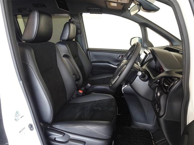 ヴォクシー ＺＳ　煌ＩＩＩ　衝突被害軽減システム　メモリーナビ　フルセグ　後席モニター　バックカメラ　両側電動スライド　３列シート　ＬＥＤヘッドランプ　スマートキー　乗車定員７人（4枚目）