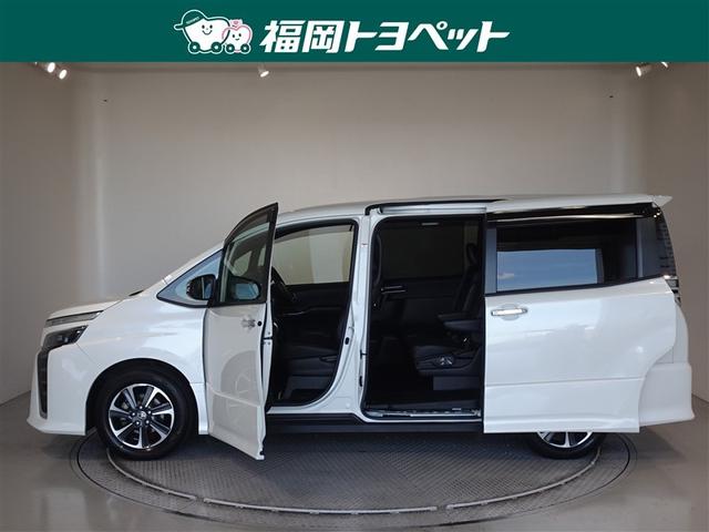 ヴォクシー ＺＳ　煌ＩＩＩ　衝突被害軽減システム　メモリーナビ　フルセグ　後席モニター　バックカメラ　両側電動スライド　３列シート　ＬＥＤヘッドランプ　スマートキー　乗車定員７人（15枚目）