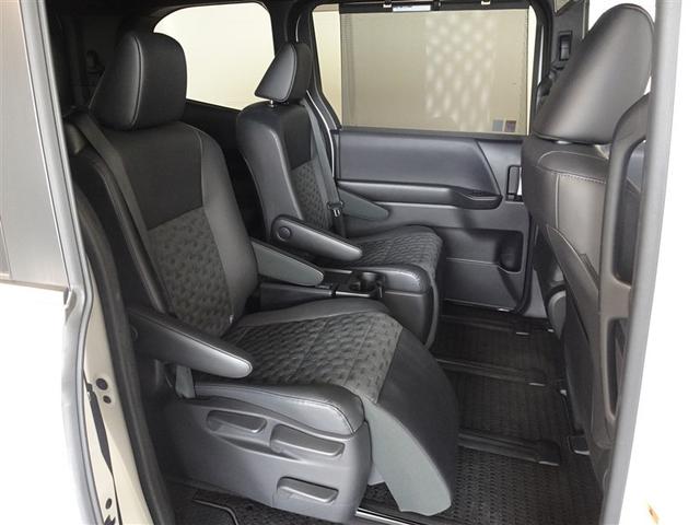 �\�t�@�[�̂悤�ȃZ�J���h�V�[�g�A�v���C�x�[�g���[���ɂ���悤�ł��B