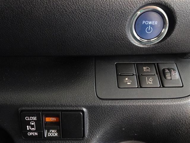 シエンタ ハイブリッドＸ　衝突被害軽減システム　メモリーナビ　フルセグ　バックカメラ　ＥＴＣ　３列シート　スマートキー　乗車定員７人（12枚目）